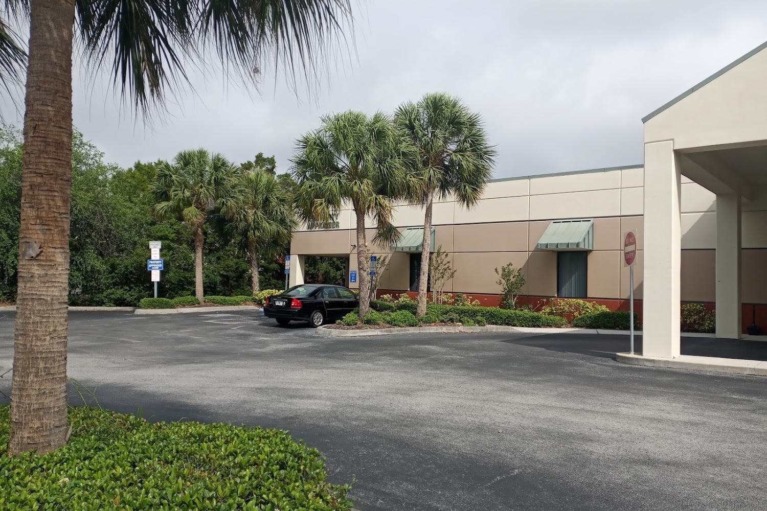 Driver License & Vehicle Services in Largo, FL