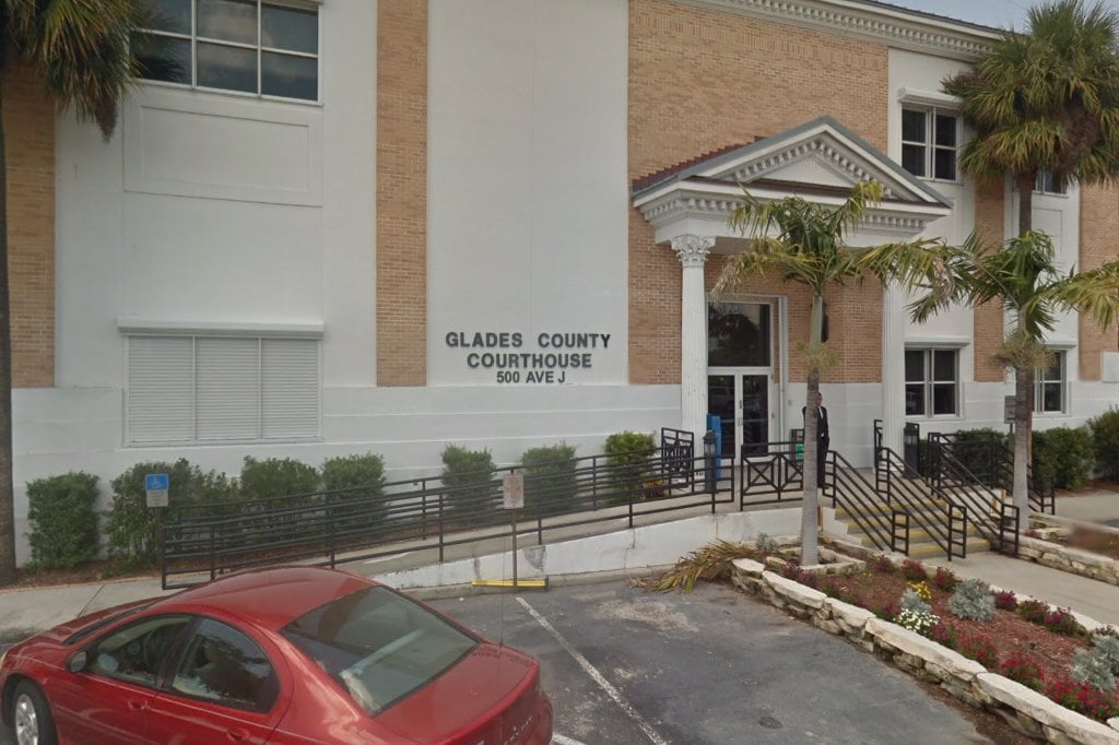 Clerk of the Court in Moore Haven, FL