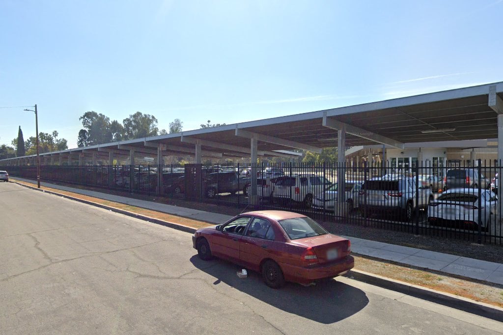 Central Fresno DMV Office in Fresno, CA