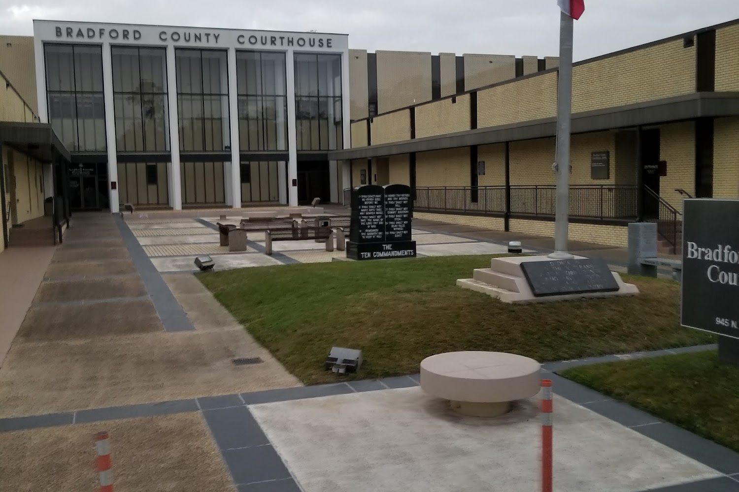 Driver License & Vehicle Services in Starke, FL