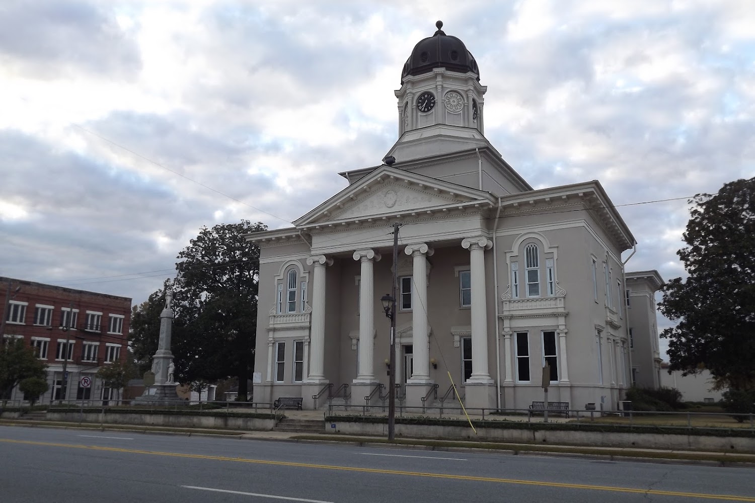 Registration & Title Office in Hawkinsville, GA