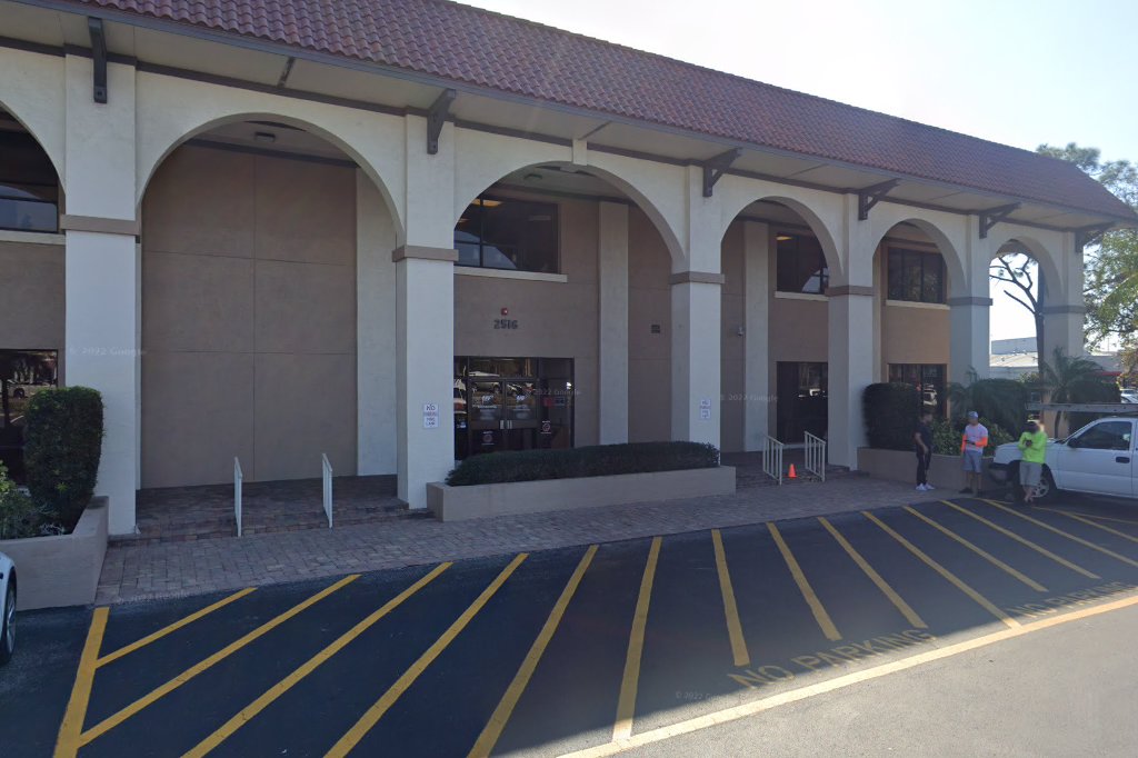 Colonial Service Center at AAA in Fort Myers, FL