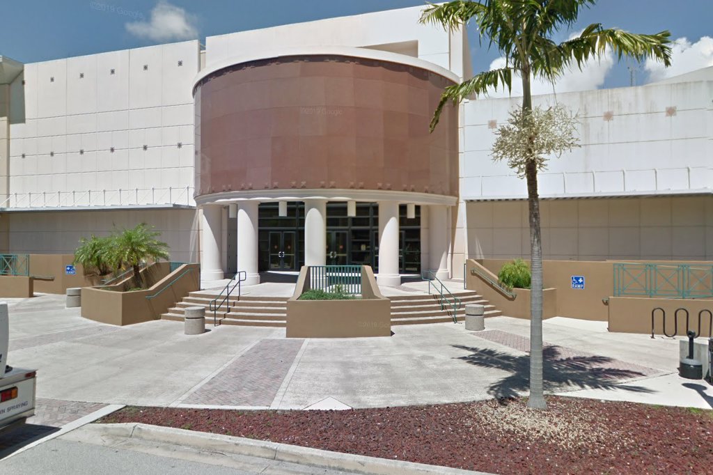 Clerk of the Court in Delray Beach, FL