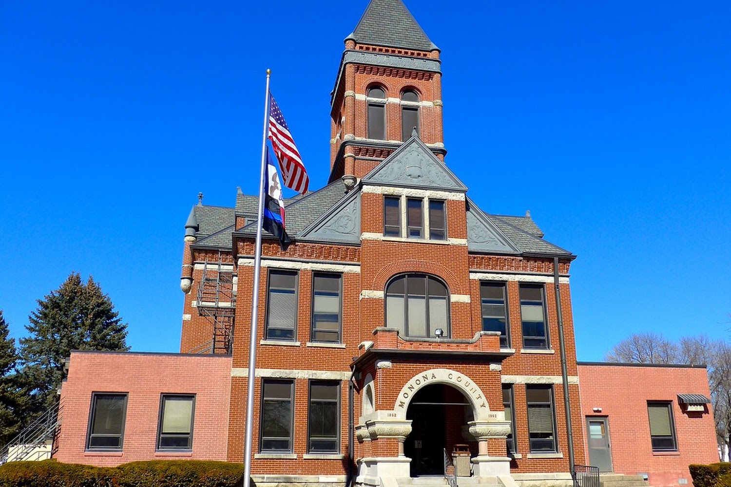 Monona County Driver License & Vehicle Registration in Onawa, IA