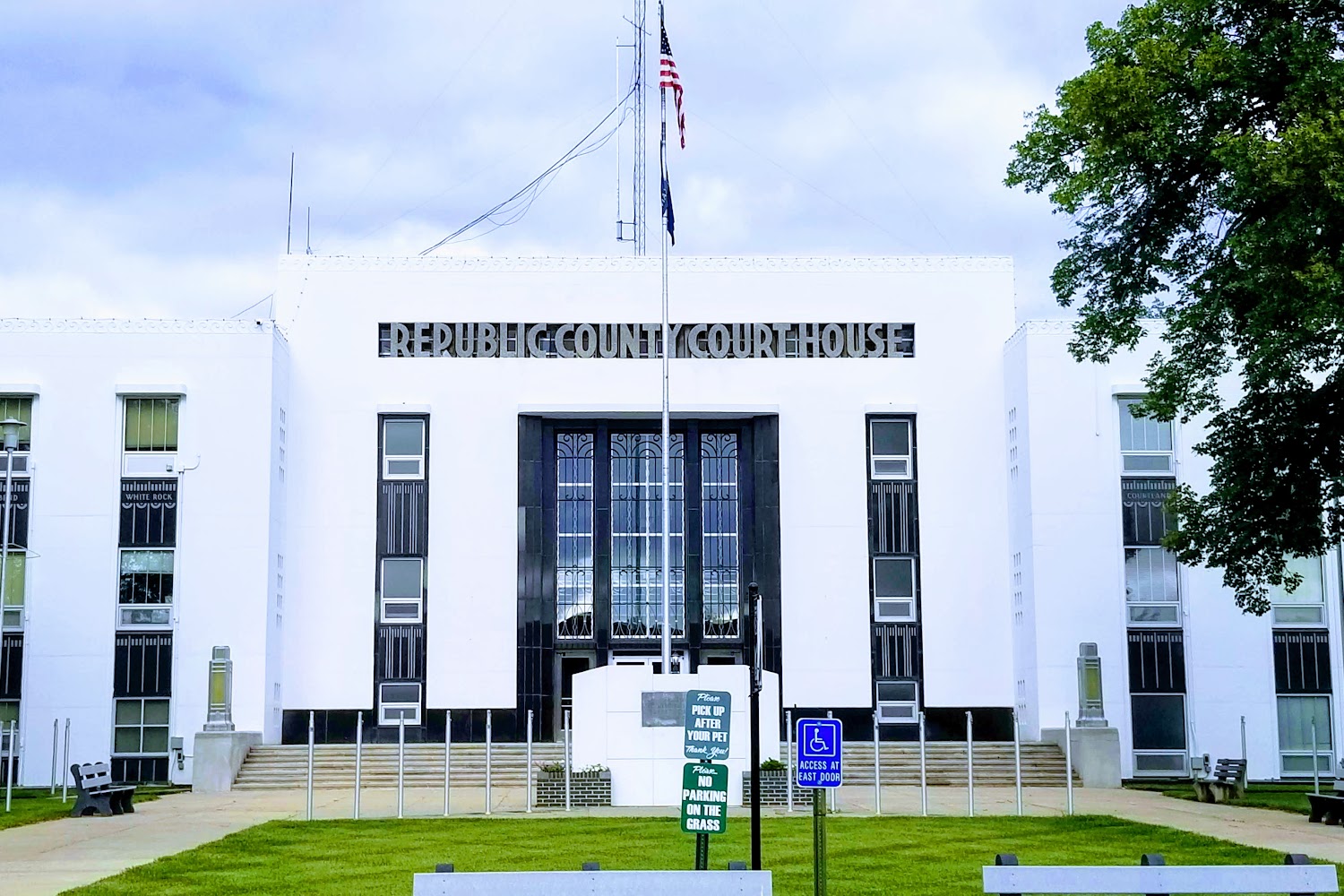 Republic County Registration & Title in Belleville, KS