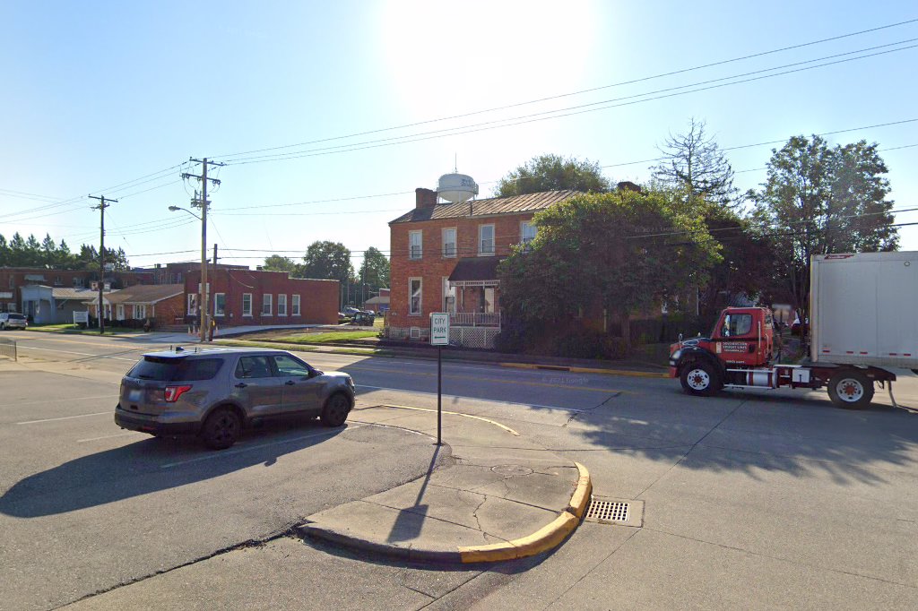 Circuit Court Clerk's Office in Warsaw, KY