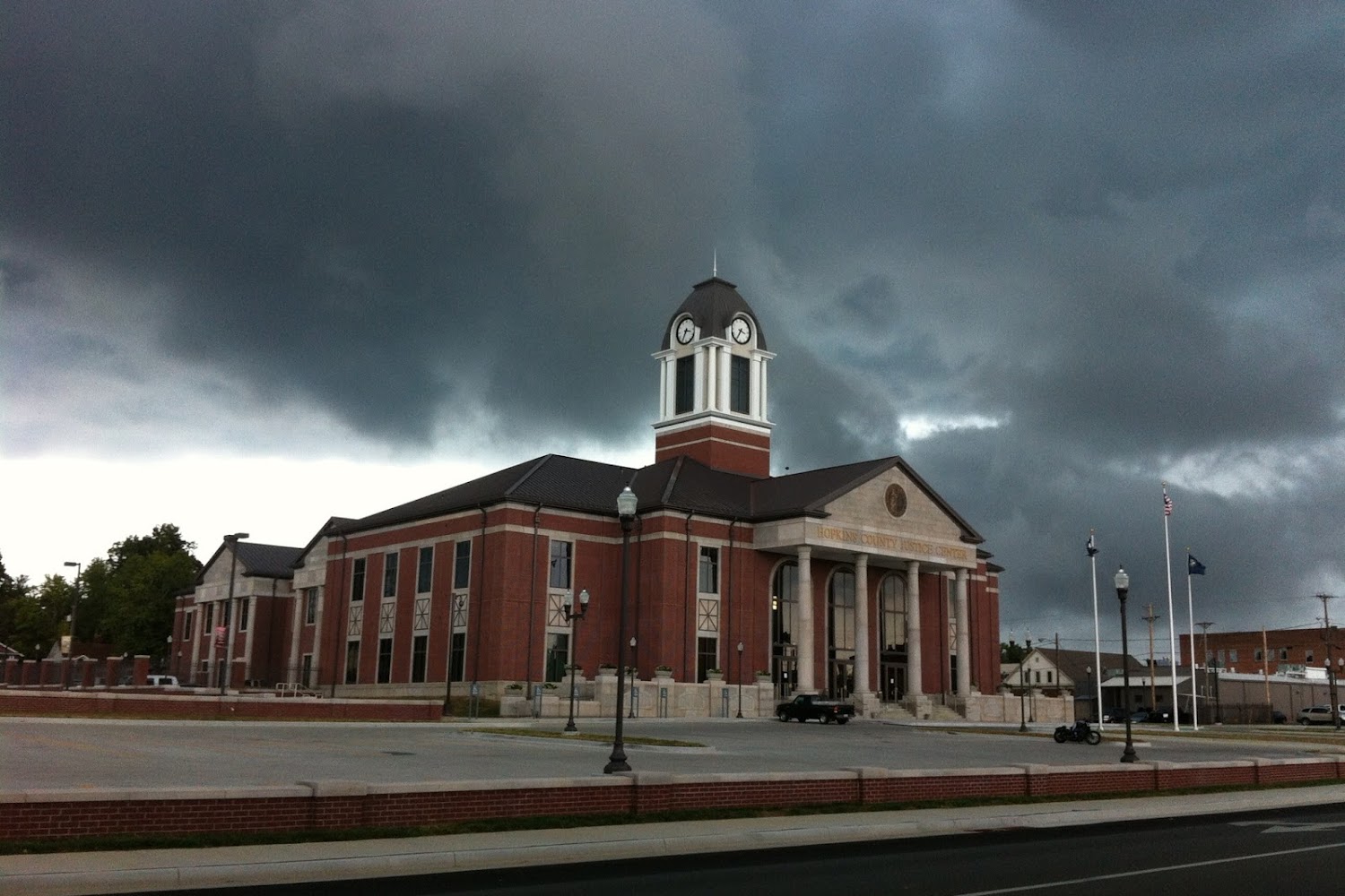 Circuit Court Clerk's Office (Driver's License) in Madisonville, KY