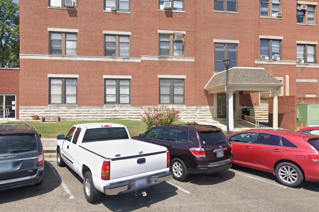 Graves County Clerk's Office in Mayfield, KY