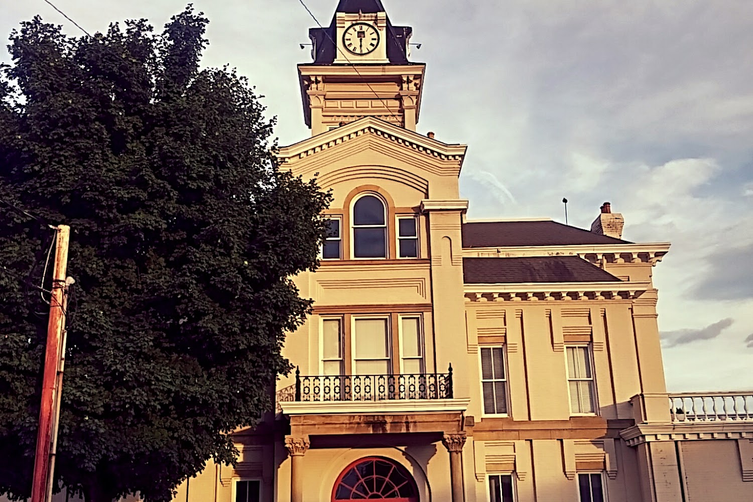 County Clerk's Office in Columbia, KY
