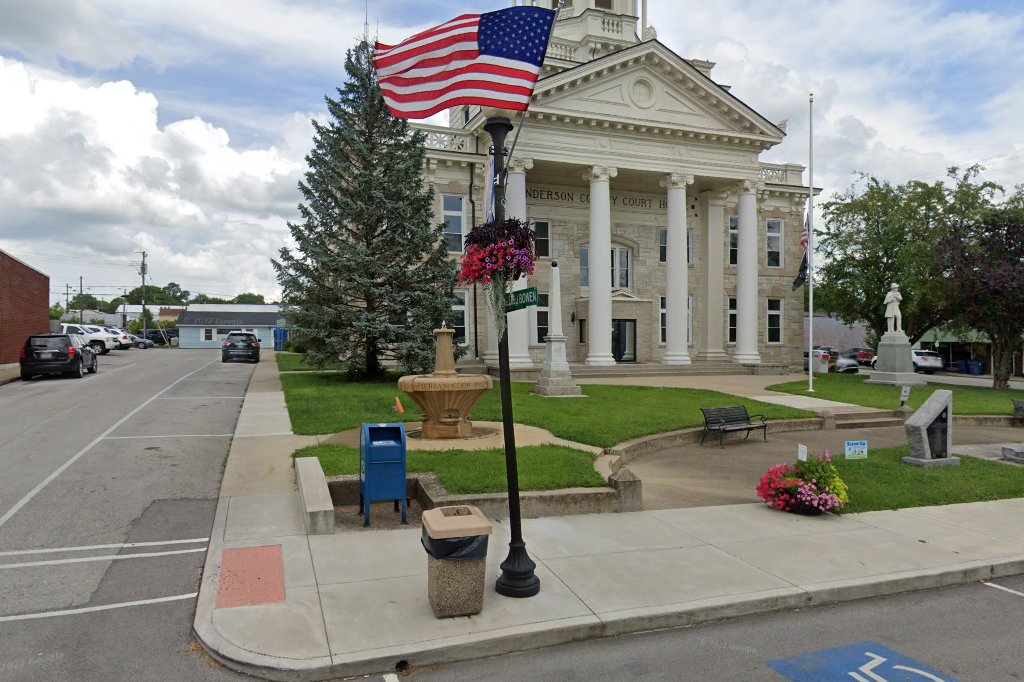 Circuit Court Clerk's Office in Lawrenceburg, KY