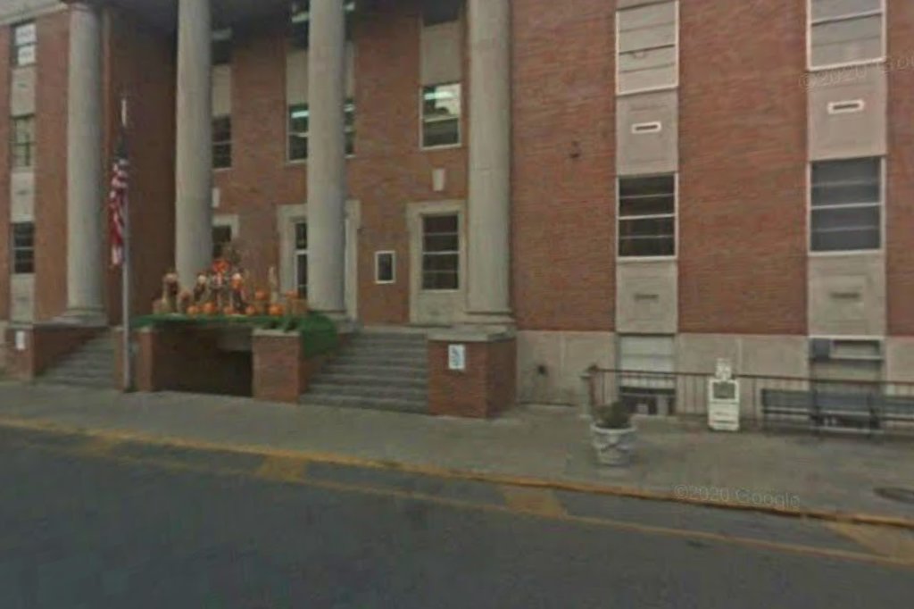 Perry County Clerk's Office in Hazard, KY