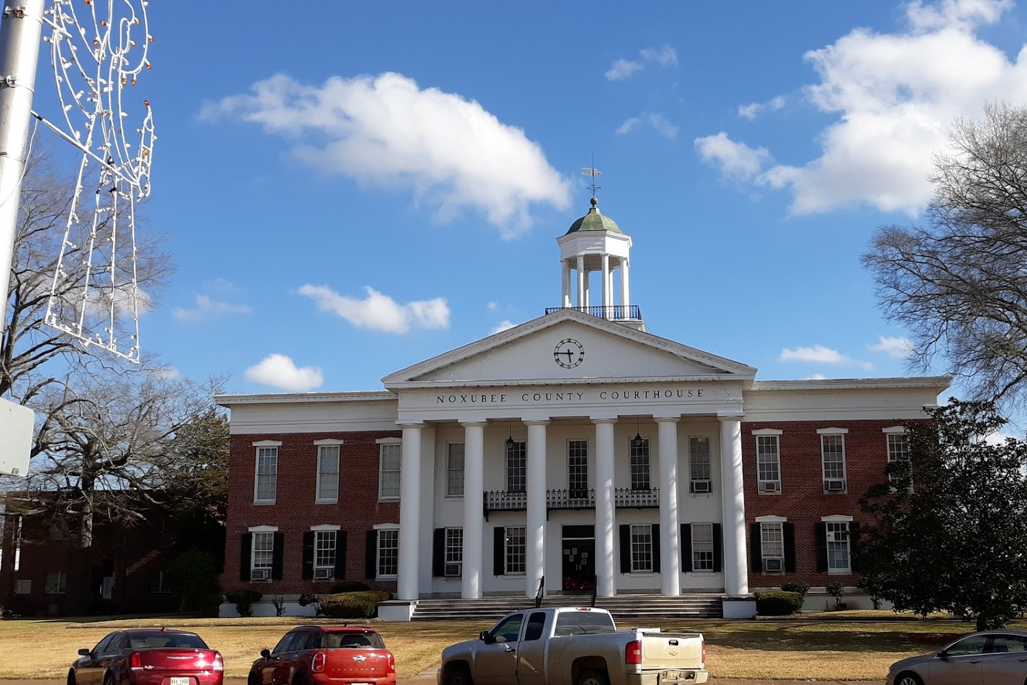 Noxubee County Tax Collector (Vehicle Registration & Title) in Macon, MS