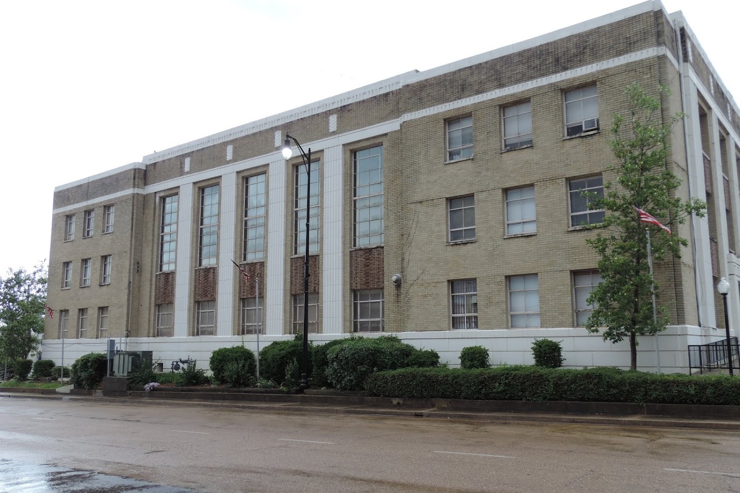 Leake County Tax Collector (Vehicle Registration & Title) in Carthage, MS