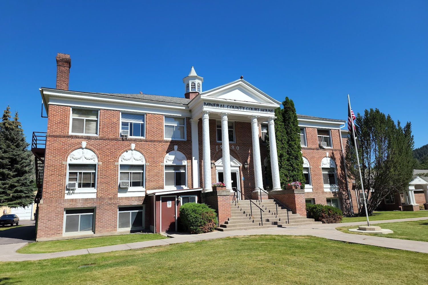 Driver License Station in Superior, MT