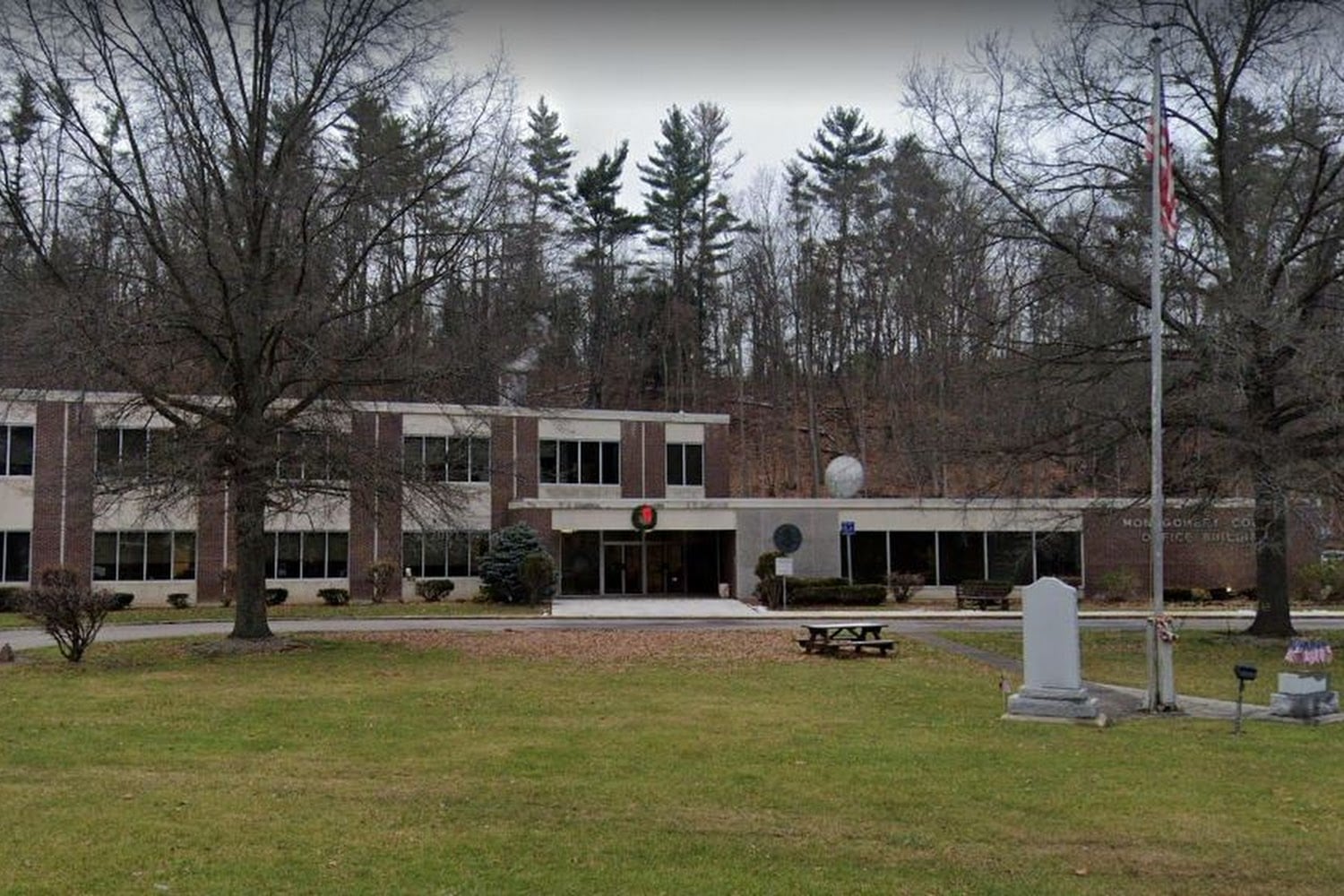 Montogmery Co. DMV Office in Fonda, NY