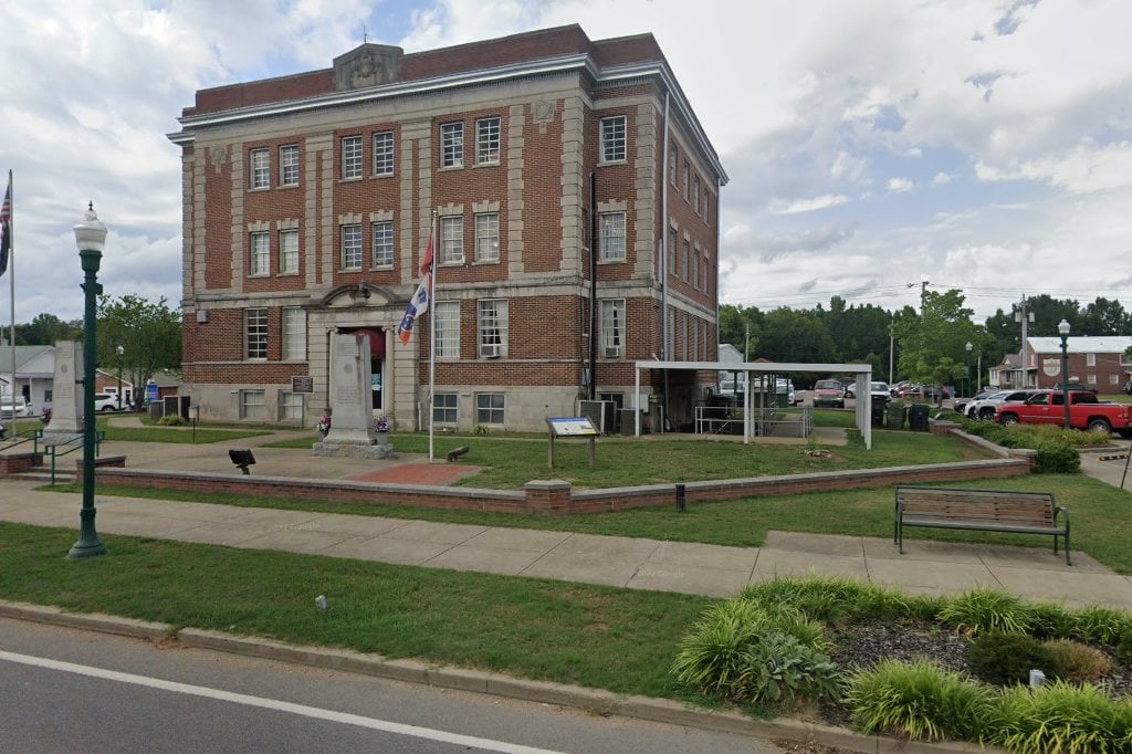 Perry County Clerk MV Services in Linden, TN