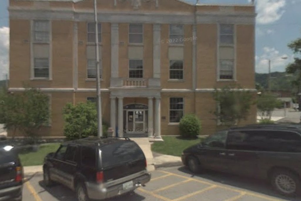 Jackson County Clerk MV Services in Gainesboro, TN