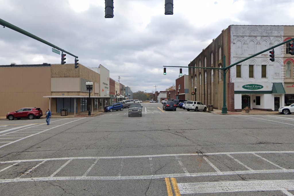 Henry County Clerk MV Services in Paris, TN