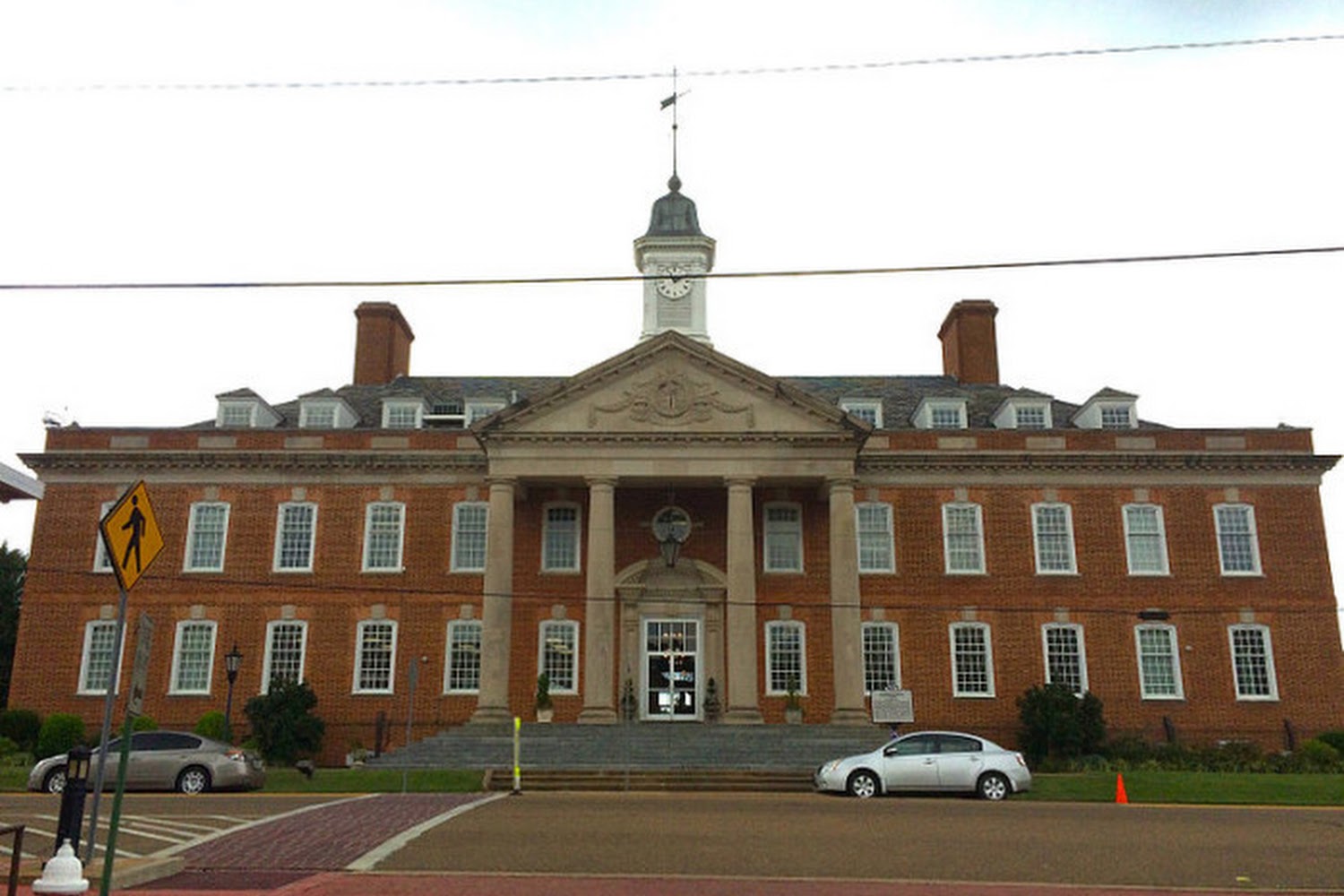 Hardin County Vehicle Registration & Title in Savannah, TN