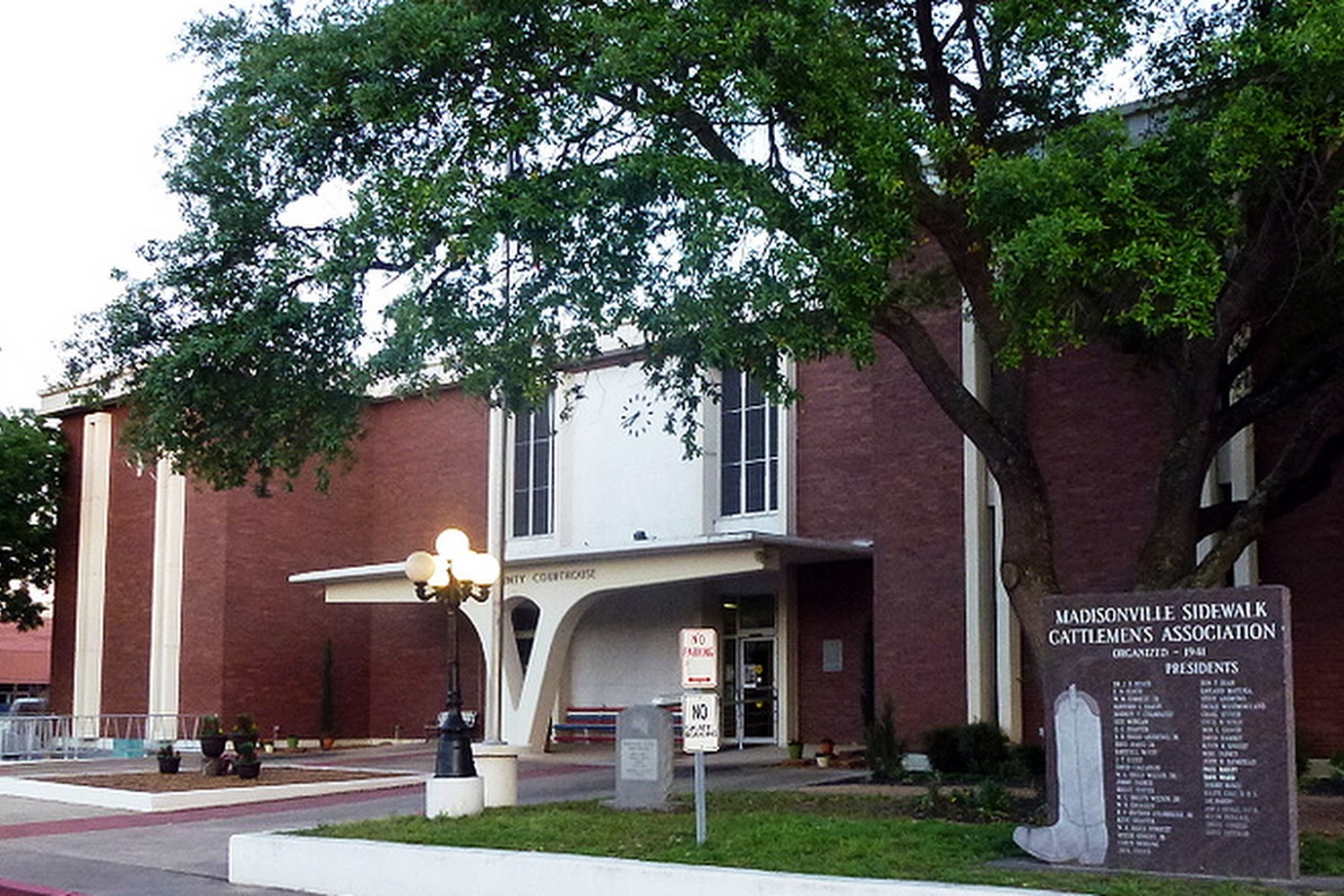 Madison County Registration & Titling in Madisonville, TX