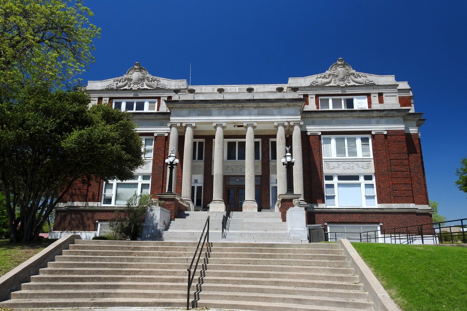 Limestone County Registration & Titling in Groesbeck, TX
