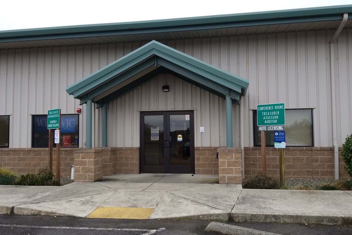 Vehicle Licensing Office (Registration & Title) in Long Beach, WA