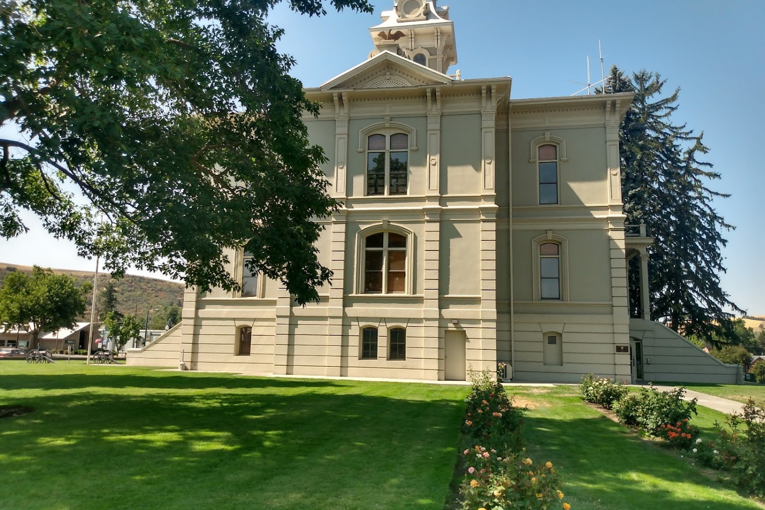 Vehicle Registration & Title in Dayton, WA