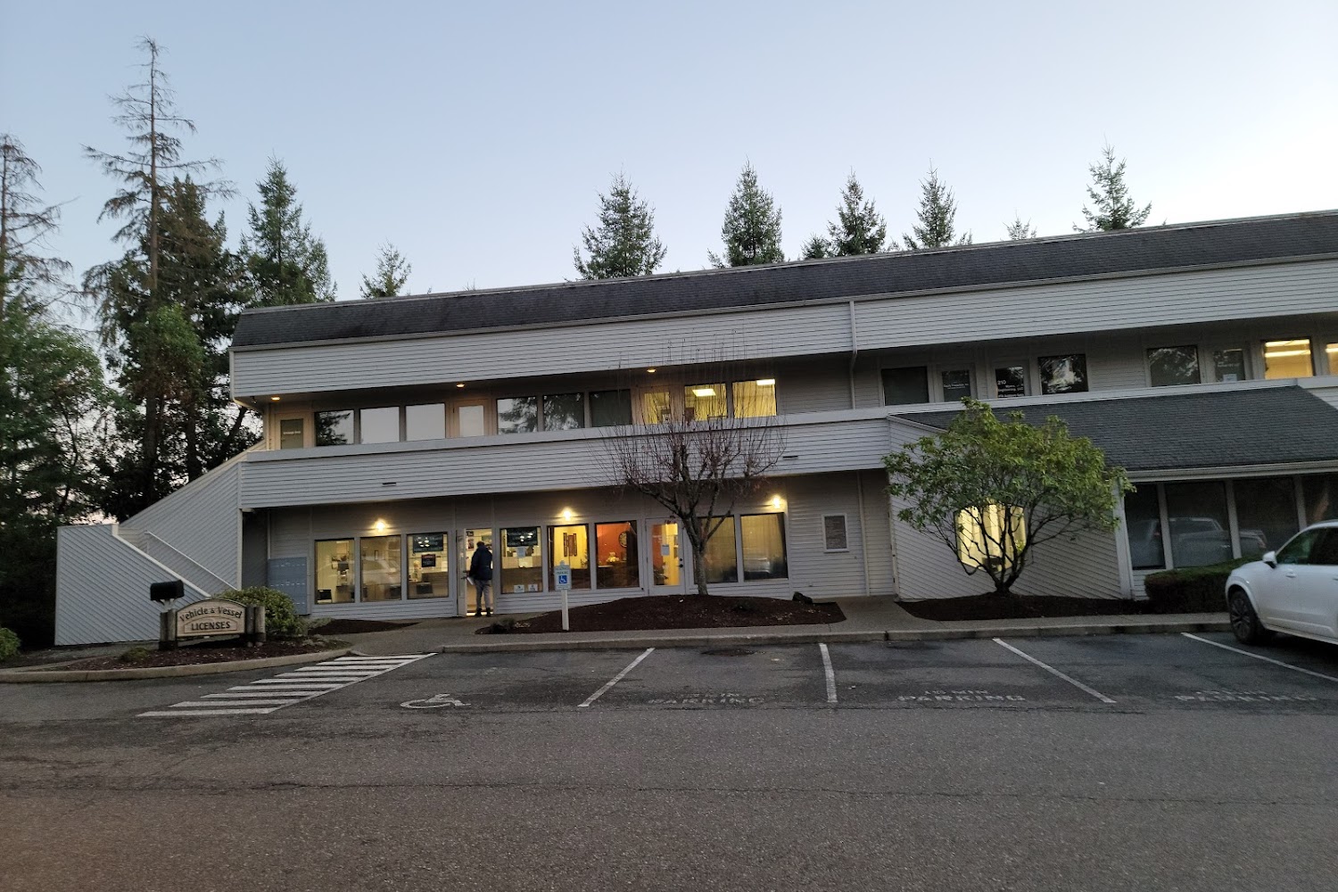 Peninsula License Agency (Registration & Title) in Gig Harbor, WA